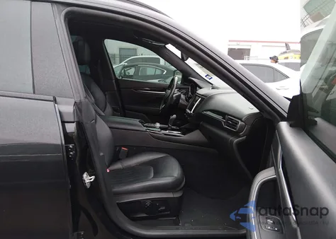 2018 Maserati Levante z USA, uszkodzony, nr VIN ZN661XUA7JX302430